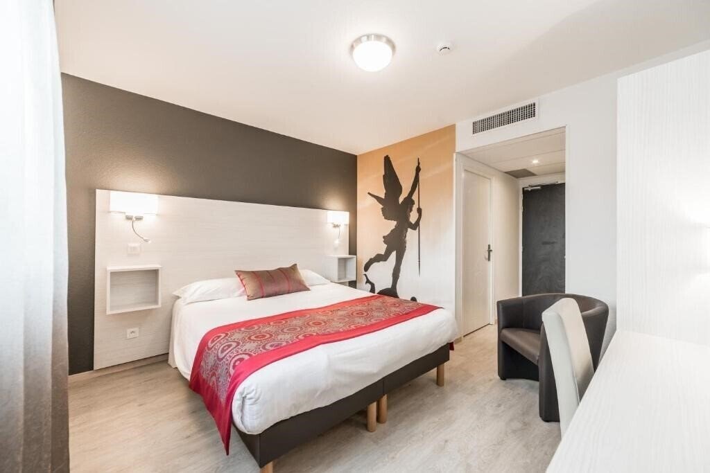 Картинка The Originals Boutique, Hotel Les Quatre Salines, Le Mont Saint Michel Sud 3*