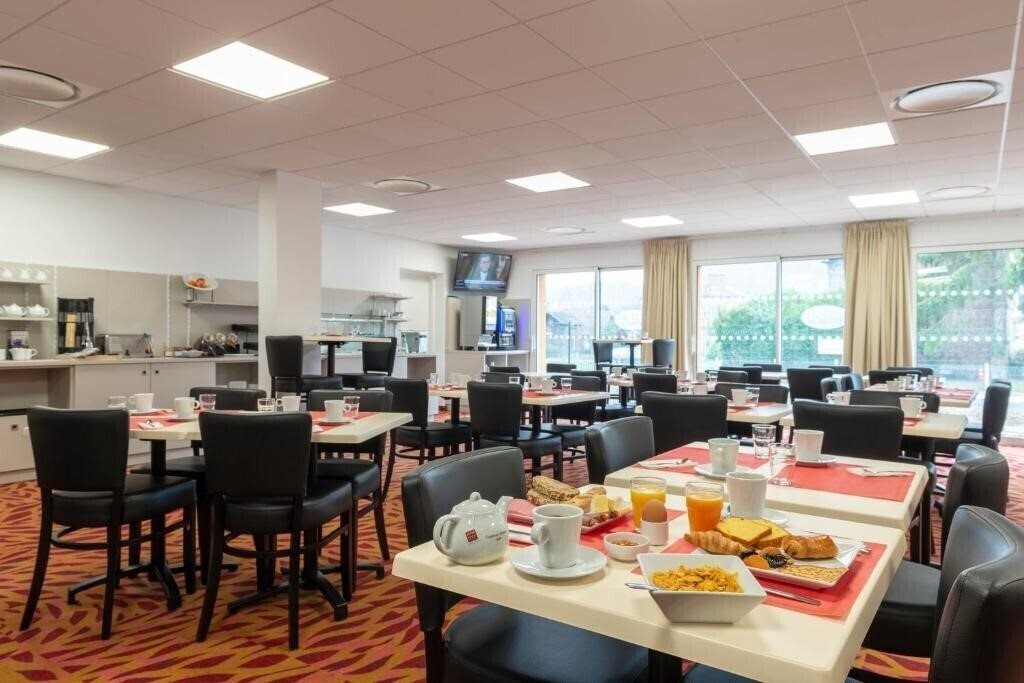 Изображение The Originals City, Hotel Acadine, Pont Audemer 3*