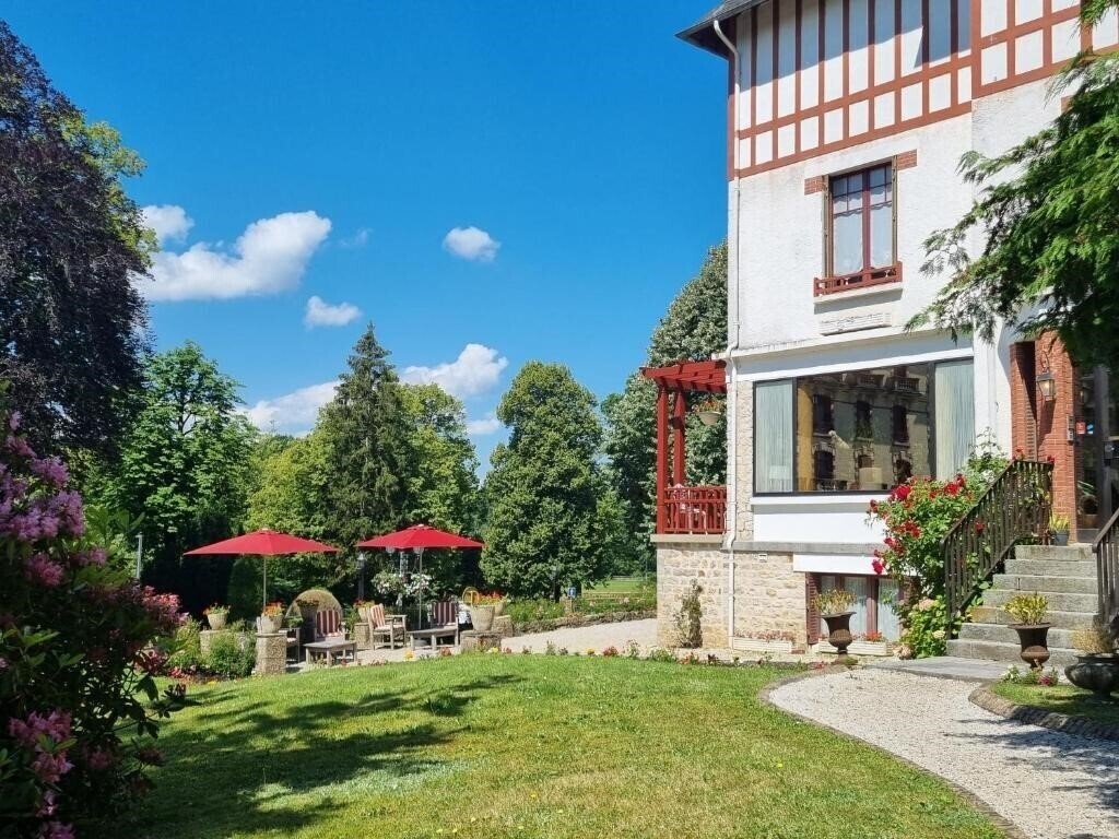 Фото Villa Bois Joli (ex. Logis Hotel Bois Joli, La Villa Bois Joli) 3*