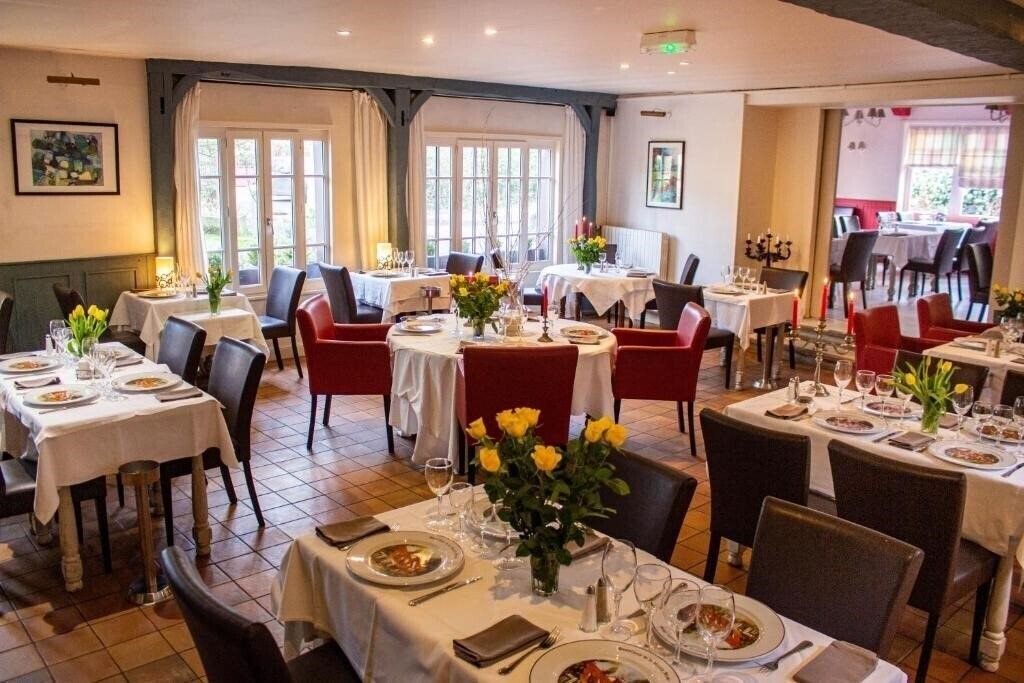 Фотографія Logis Hotel, Restaurant & SPA de la Vieille Ferme 3*