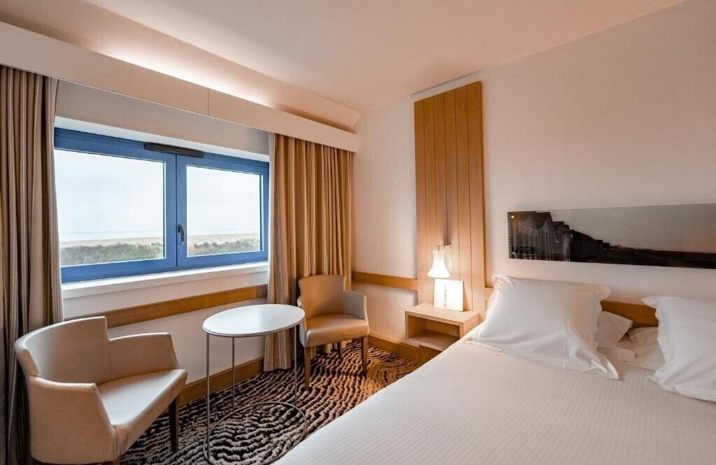 Фото Hotel Thalazur Ouistreham (ex. Hotel & SPA Riva Bella) 4*