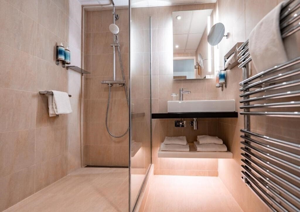 Фотография Hotel Thalazur Ouistreham (ex. Hotel & SPA Riva Bella) 4*