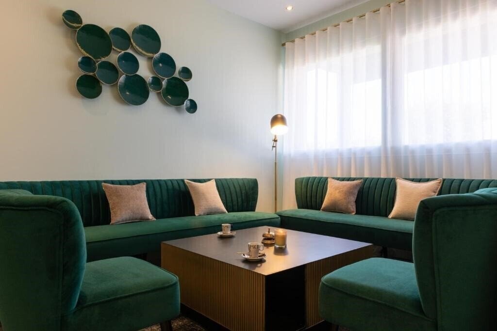 Готель The Originals Boutique, Hotel Porte de Dieppe 3*