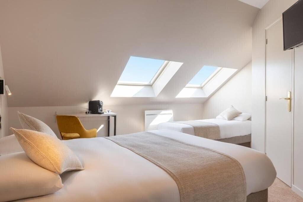 Фото The Originals Boutique, Hotel Porte de Dieppe 3*