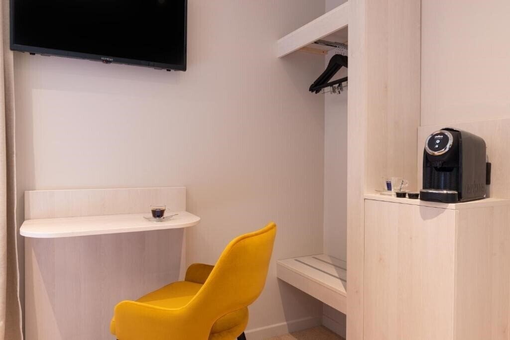 Картинка The Originals Boutique, Hotel Porte de Dieppe 3*