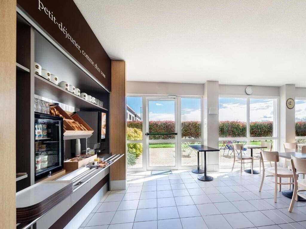 Зображення B&B Hotel Evreux 2*