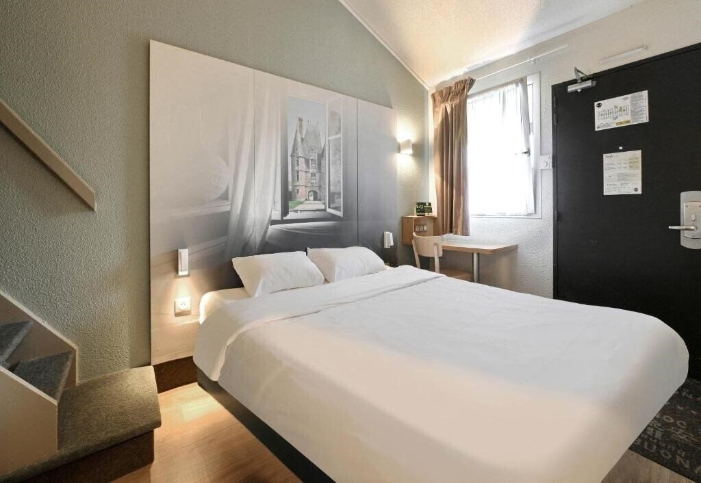 Фото B&B Hotel Alencon Nord 2*