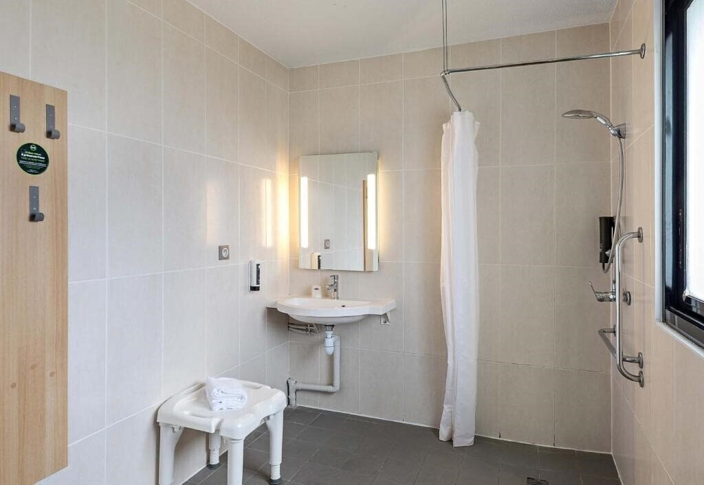 Фотография B&B Hotel Rouen Saint Etienne du Rouvray 2*