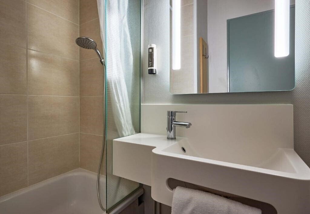 Фотография B&B Hotel Avranches Baie du Mont Saint Michel 2*