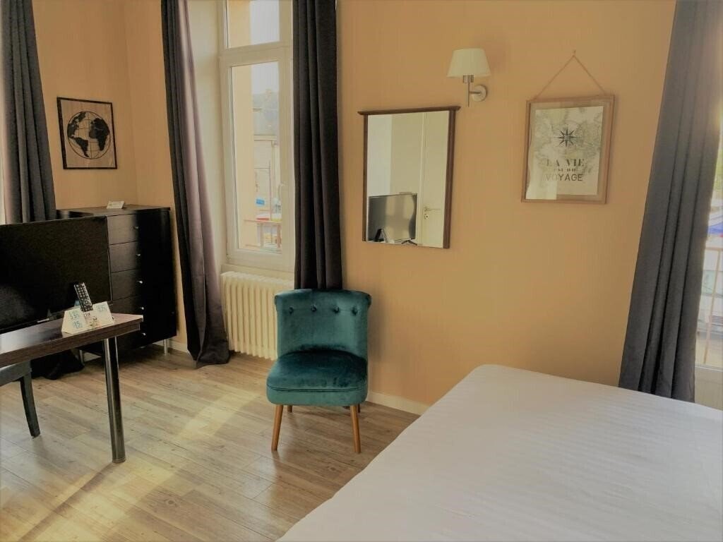 Изображение Logis Hotel de Bretagne Dol de Bretagne 3*