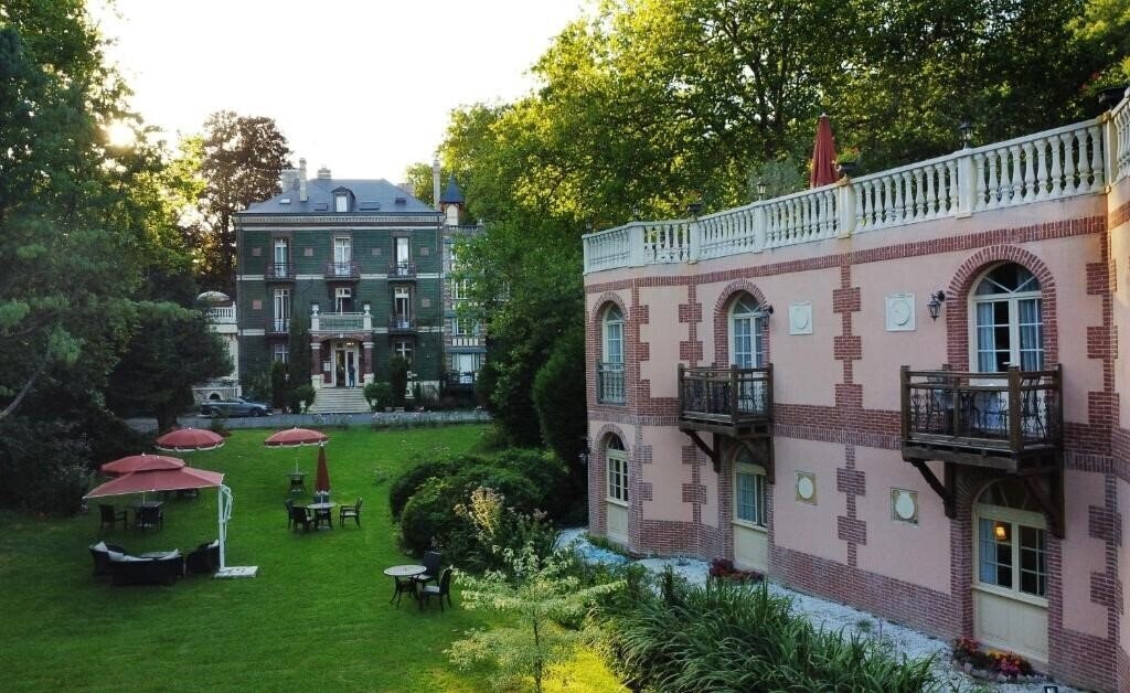 Отель Belle Isle sur Risle 4*