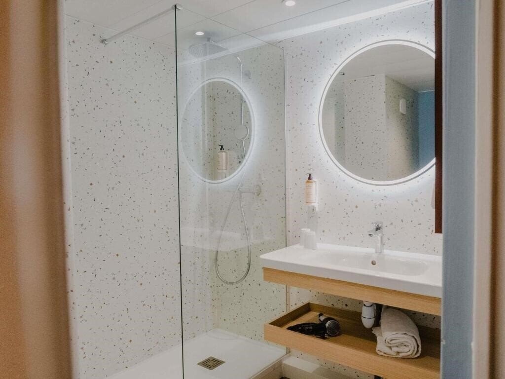 Фотография Mercure Le Havre Centre Bassin Du Commerce 4*