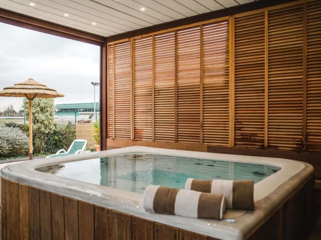 Отель Mercure Cabourg Hotel & SPA 4*