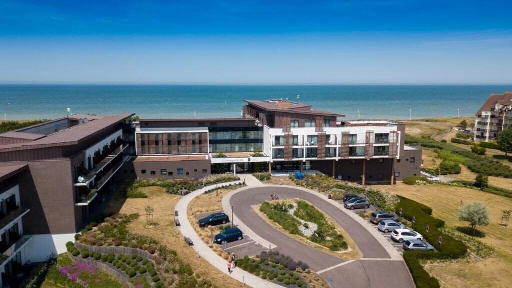 Отель Thalazur Cabourg Hotel & SPA 4*