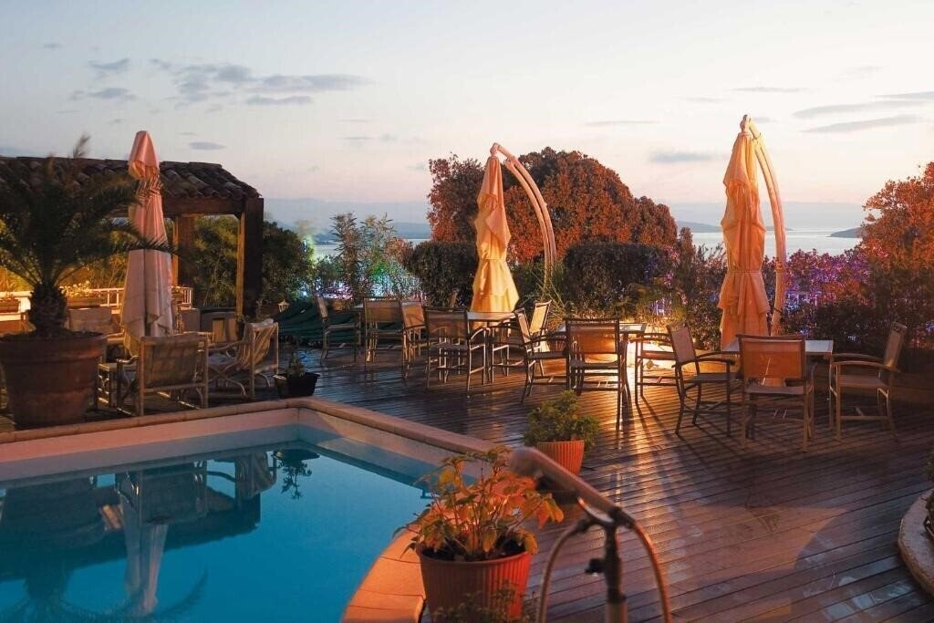 Отель Hotel Le Tilbury 3*