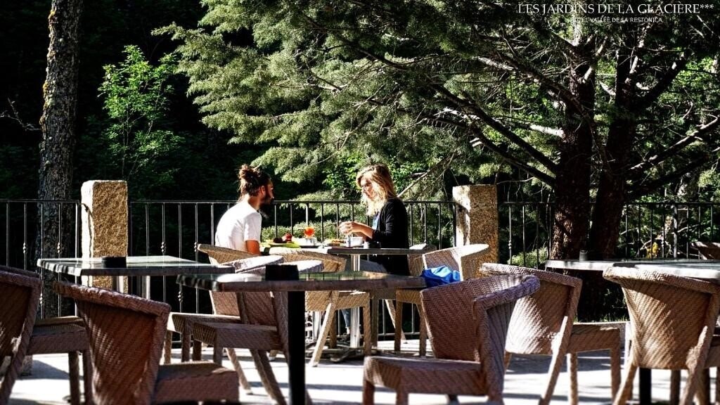 Зображення Hotel Les Jardins de La Glaciere 3*