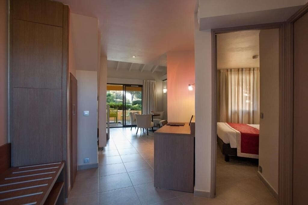 Фото Hotel Marina Corsica Porto Vecchio 3*