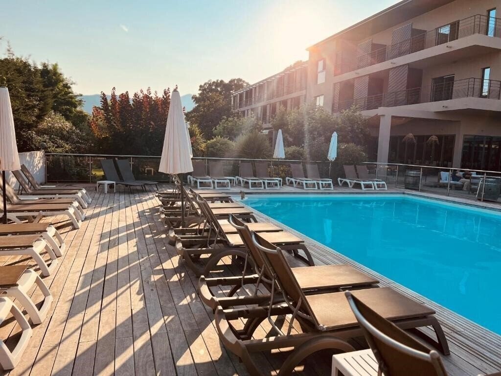 Фото La Madrague Hotel SPA Restaurant 3*
