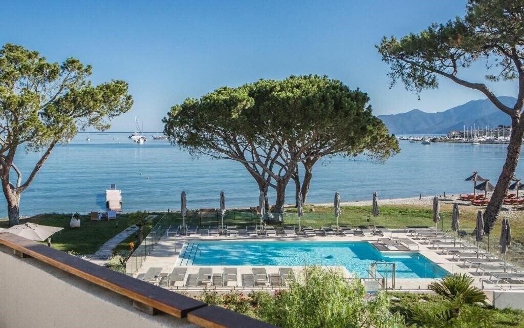 Отель Hotel La Roya 4*