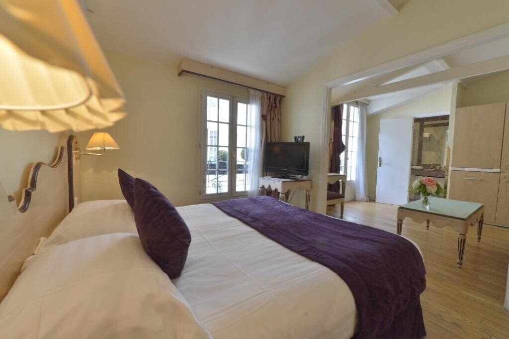 Фото Unic Renoir Saint Germain 3*