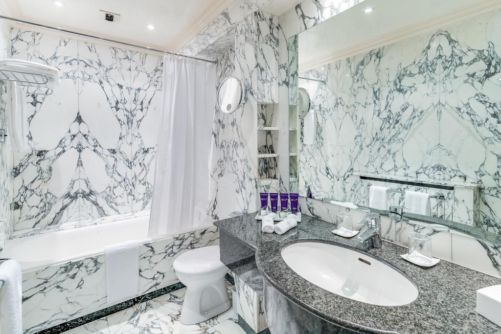 Готель Victoria Palace 4*