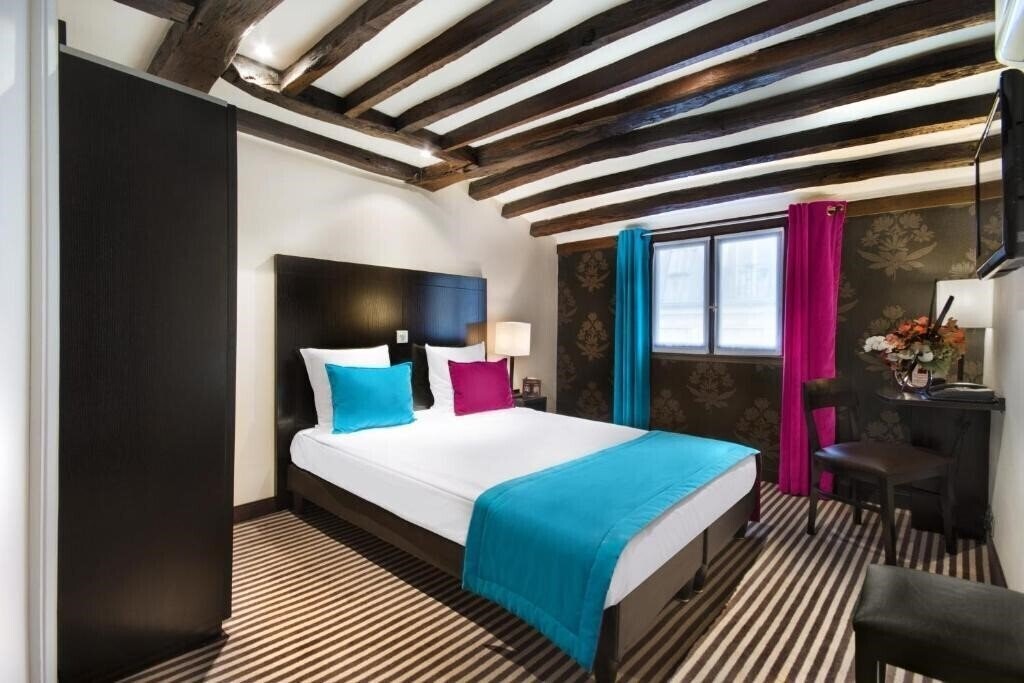 Готель Pax Opera 3*