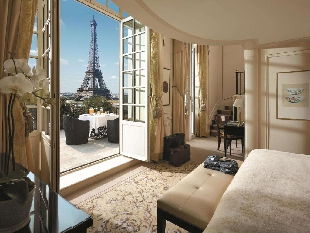 Готель Shangri-La Hotel Paris 5*