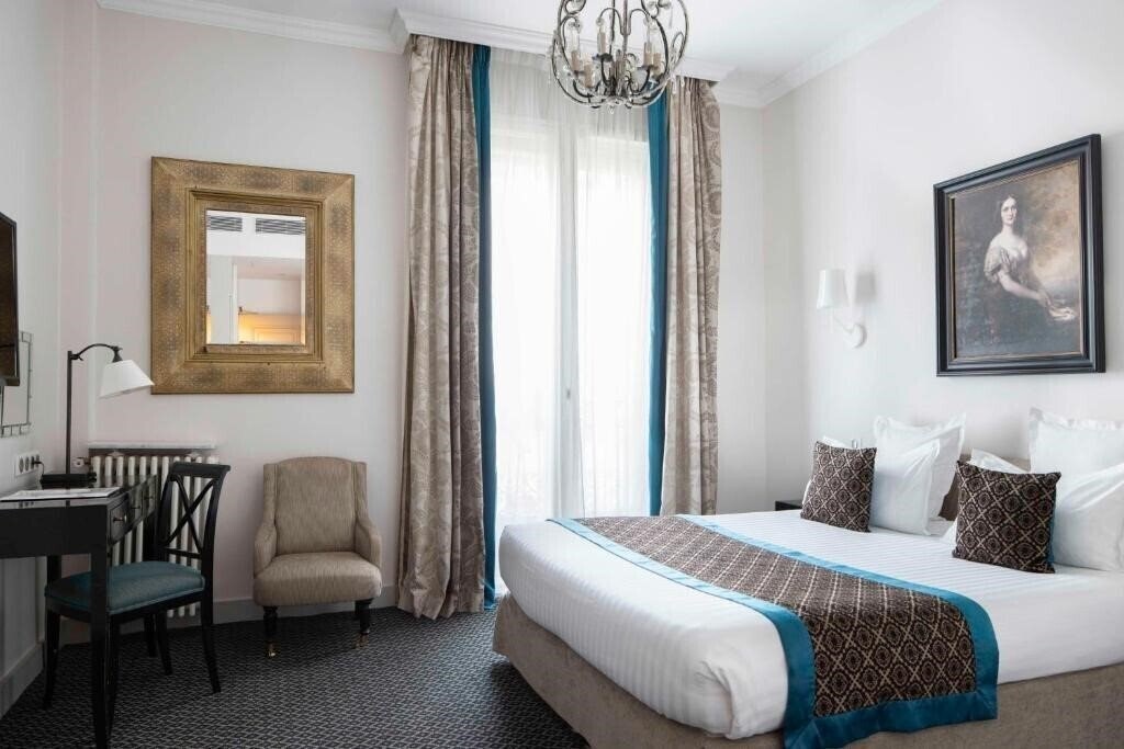 Готель Astotel Bradford Elysees 4*
