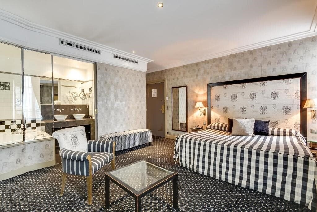 Фото Villa Lutece Port Royal 4*