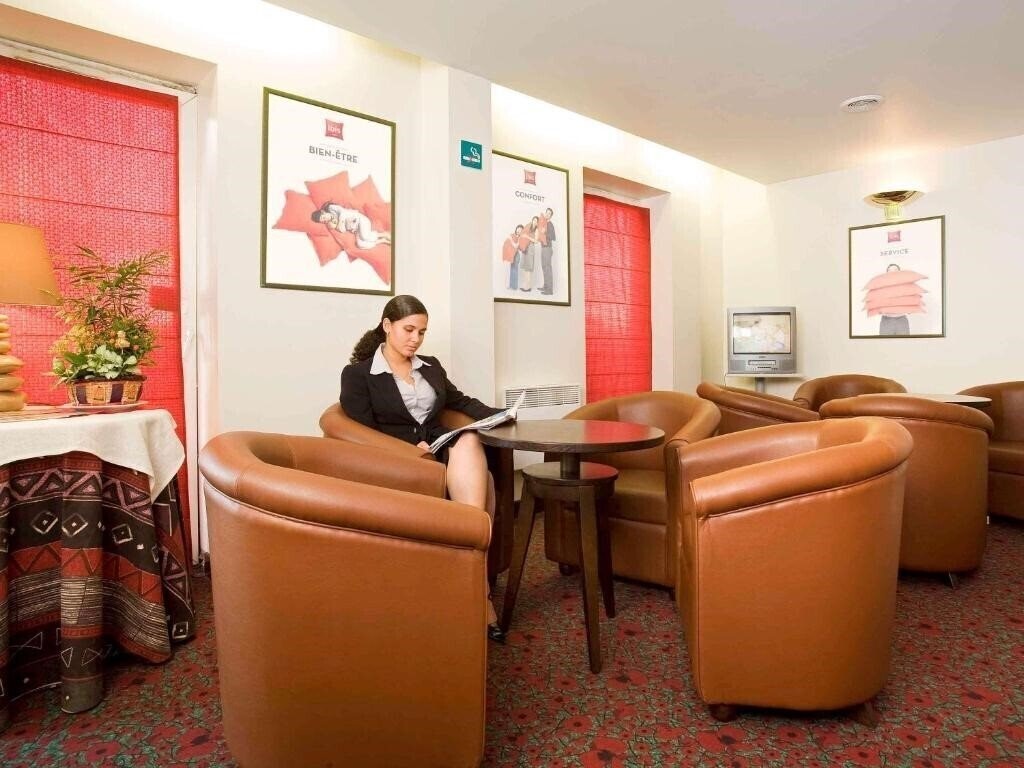 Готель Ibis Bourget 2*
