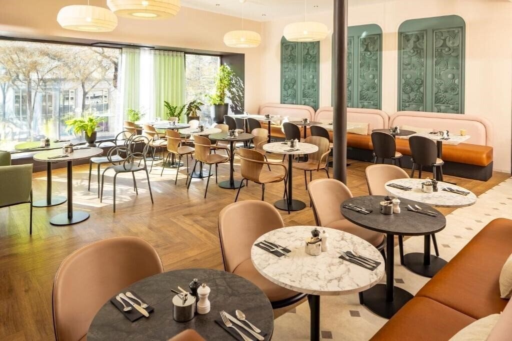Фото Holiday Inn Paris Opera Grands Boulevards 4*