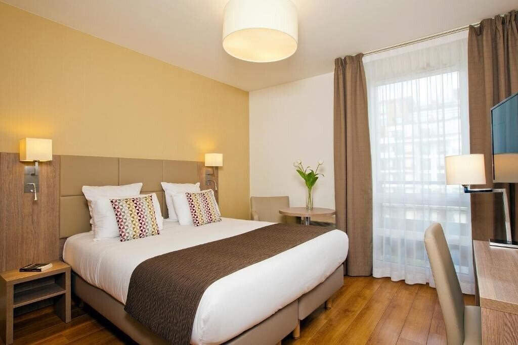 Отель Residhome Monceau Bois Colombes 3*
