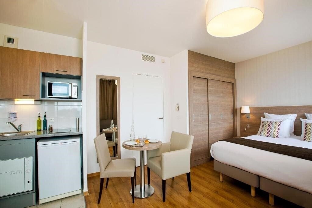Фото Residhome Monceau Bois Colombes 3*