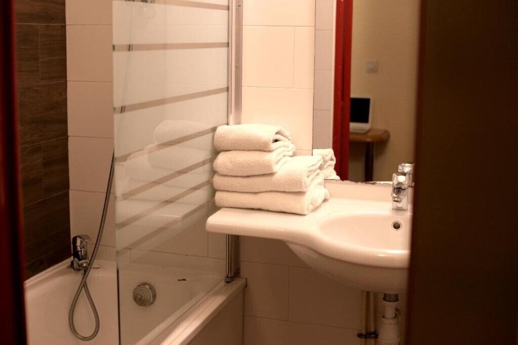 Фото Euro Hotel Orly-Rungis 3*