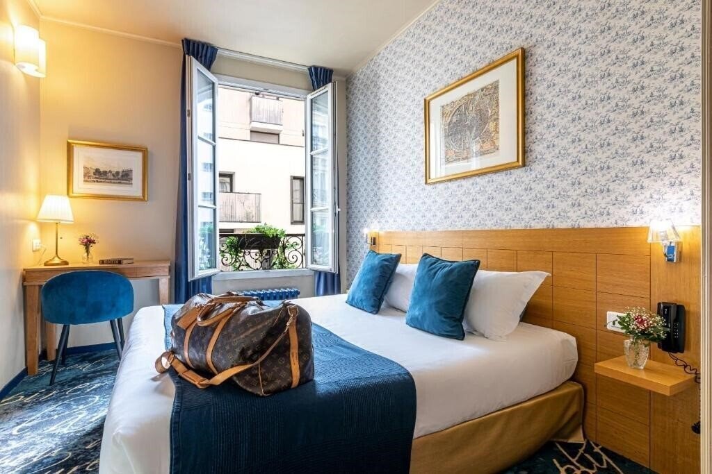 Готель Hotel Romance Malesherbes by Patrick Hayat 3*