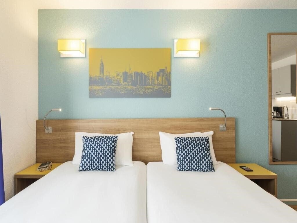Картинка Adagio Access La Defense Charr 3*