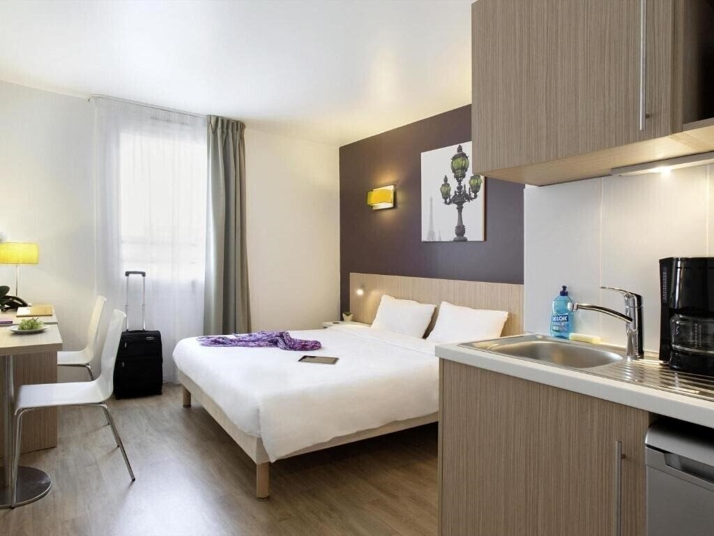 Отель Adagio Access Paris Clichy 3*