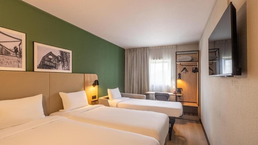 Фото Campanile Paris CDG Airport Villepinte 3*
