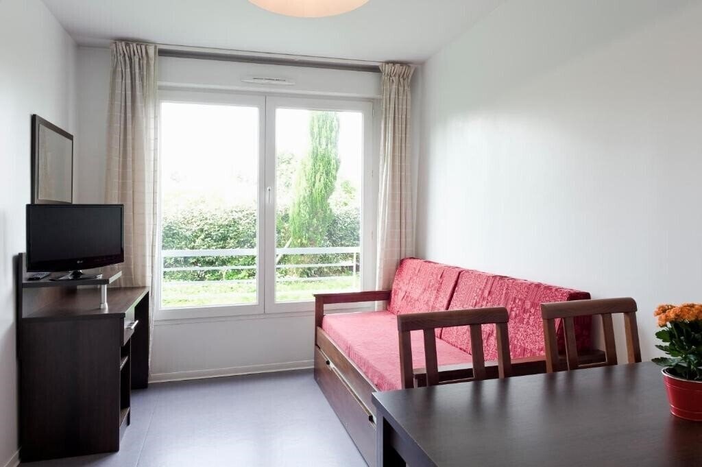 Фото Residhotel Les Hauts D'Andilly 3*