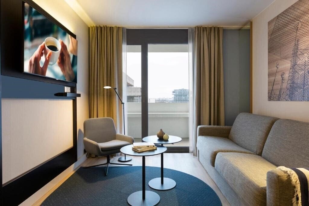 Готель Citadines La Defense 3*