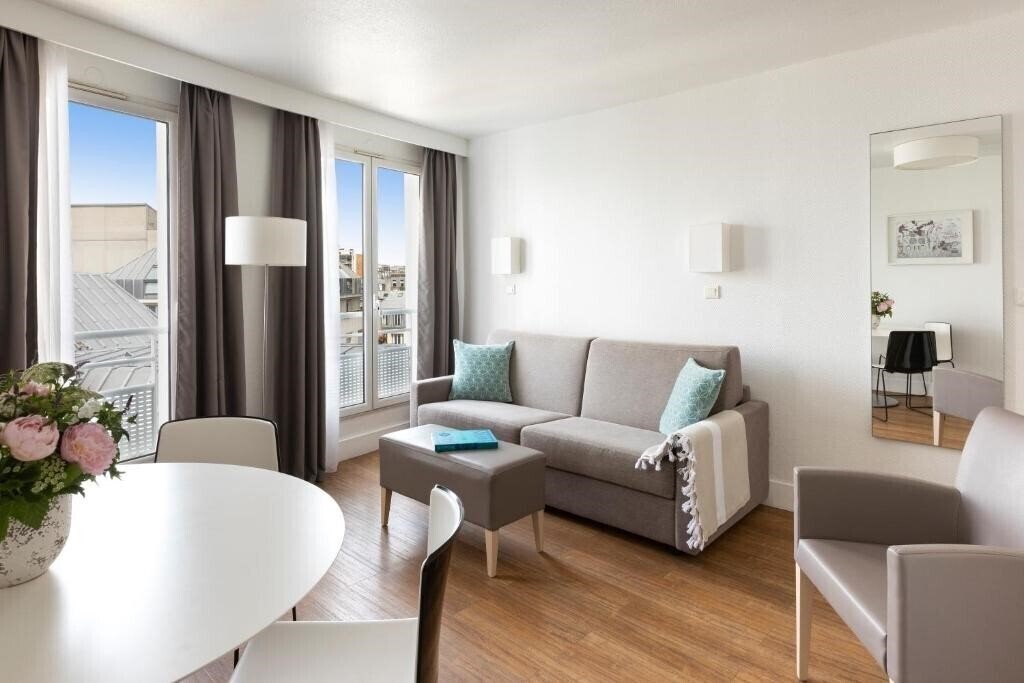 Отель Citadines Bestille Marais Paris 3*