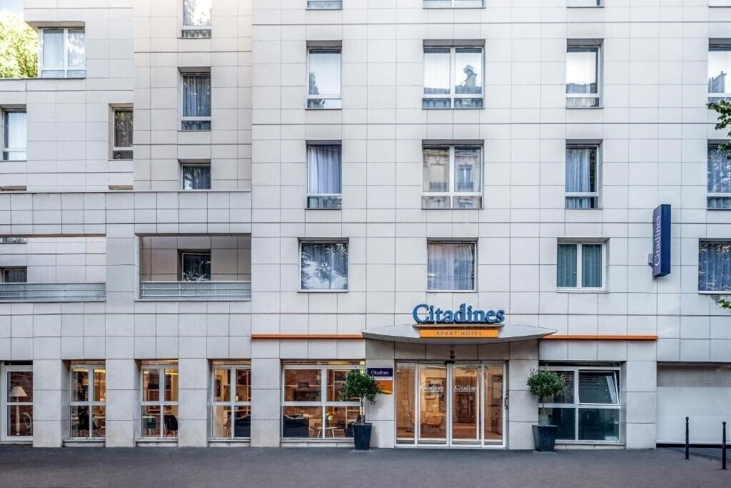 Готель Citadines Montmartre Paris 3*
