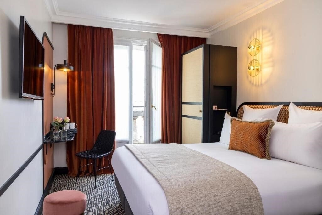 Готель Grand Hotel Chicago 4*