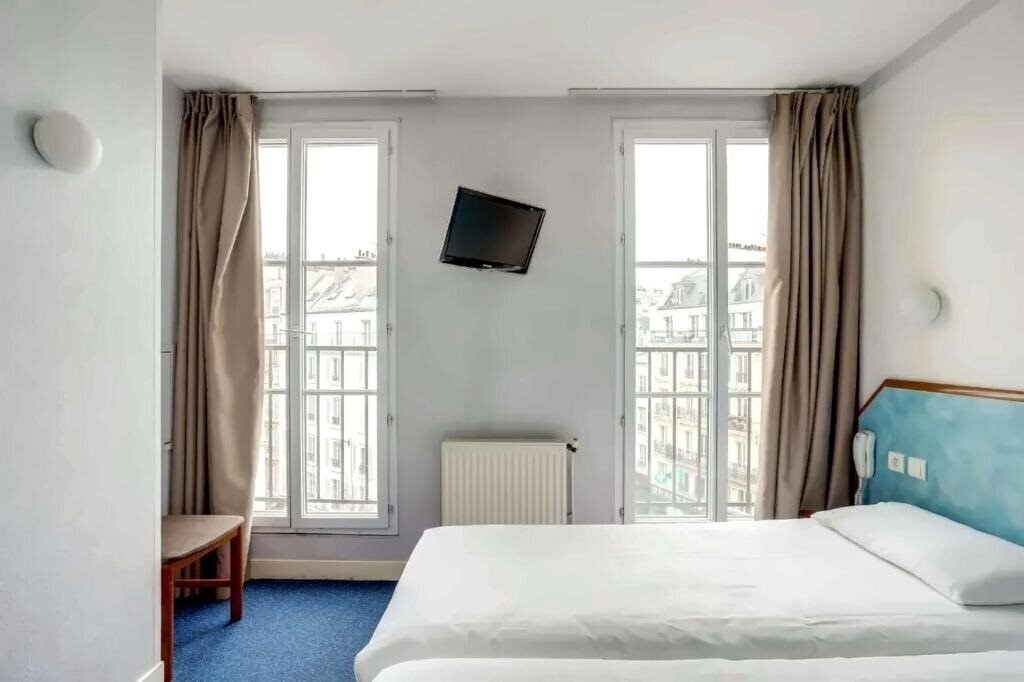 Фото Royal Mansart 2*