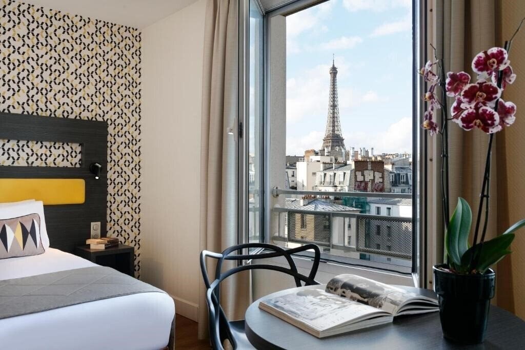Готель Citadines Tour Eiffel Paris 3*