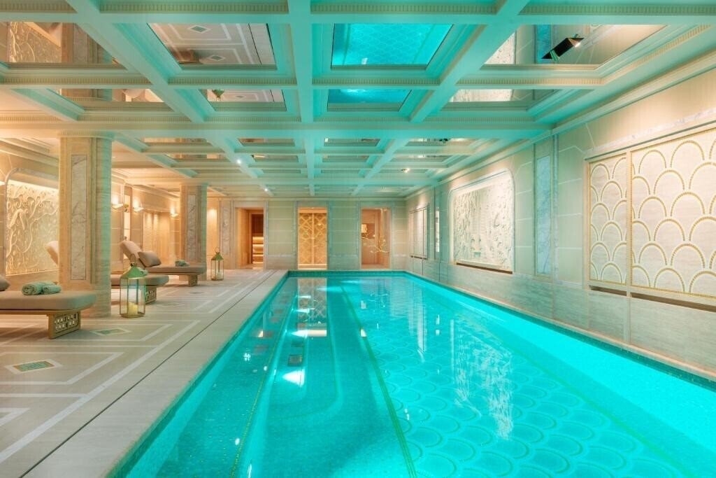 Отель L'Hotel du Collectionneur Arc de Triomphe 5*