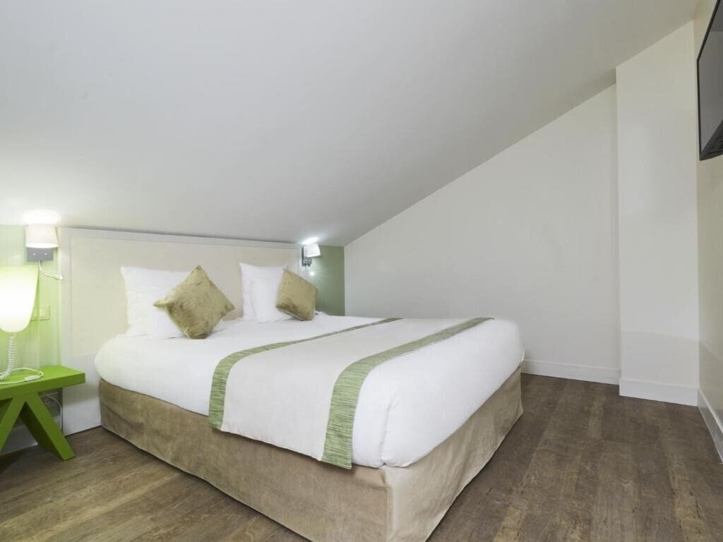 Картинка Kyriad Paris 18 Porte de Clignancourt Montmartre 3*