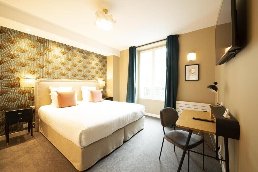 Отель Art Hotel Batignolles 3*