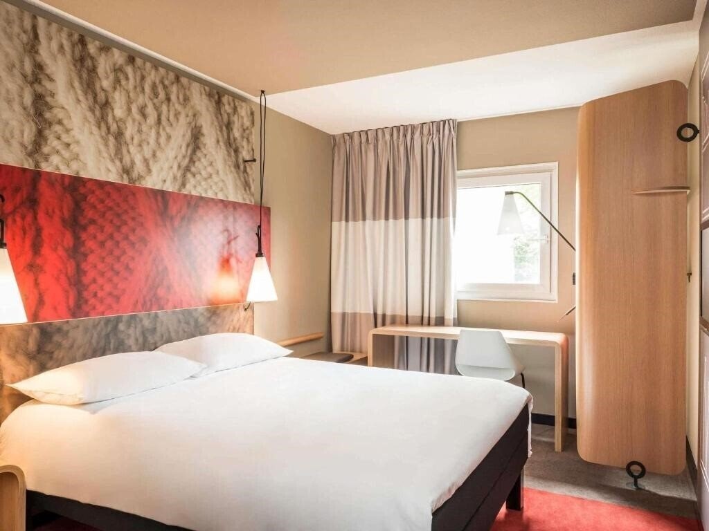Готель Ibis Paris Canal Saint Martin 3*