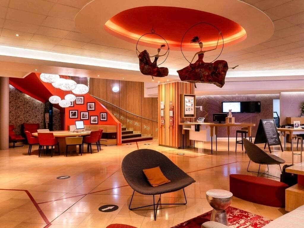 Готель Mercure Paris Montmartre Sacre Coeur 4*